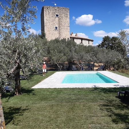 Castello Di Cisterna Aparthotel Gaglietole Εξωτερικό φωτογραφία