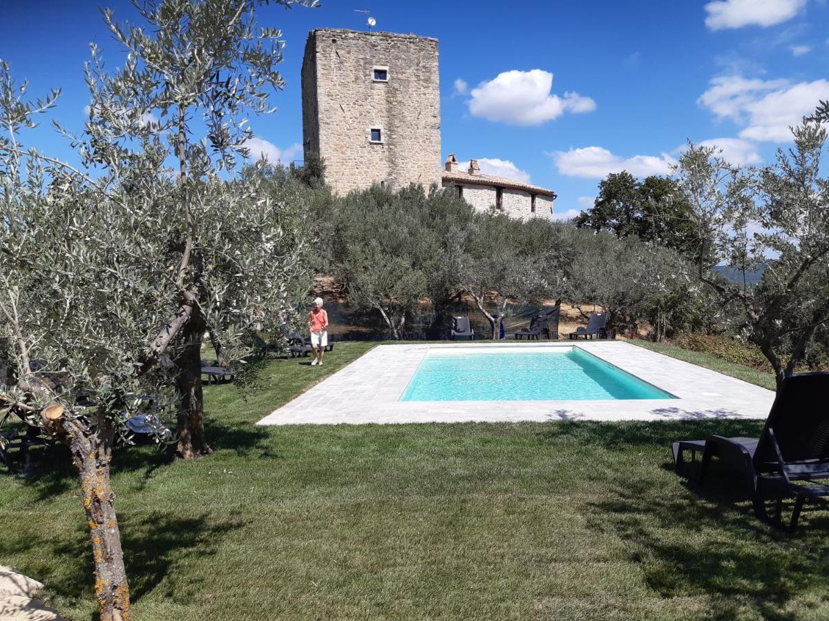 Castello Di Cisterna Aparthotel Gaglietole Εξωτερικό φωτογραφία