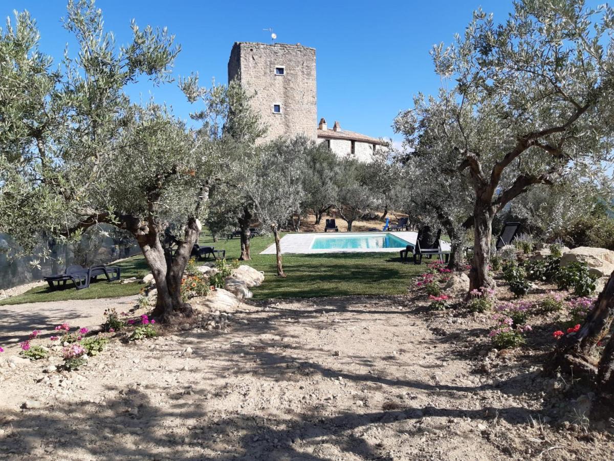 Castello Di Cisterna Aparthotel Gaglietole Εξωτερικό φωτογραφία