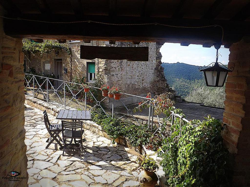 Castello Di Cisterna Aparthotel Gaglietole Εξωτερικό φωτογραφία