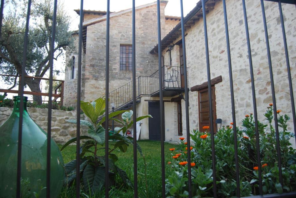 Castello Di Cisterna Aparthotel Gaglietole Εξωτερικό φωτογραφία
