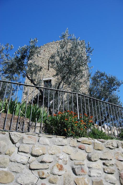 Castello Di Cisterna Aparthotel Gaglietole Εξωτερικό φωτογραφία