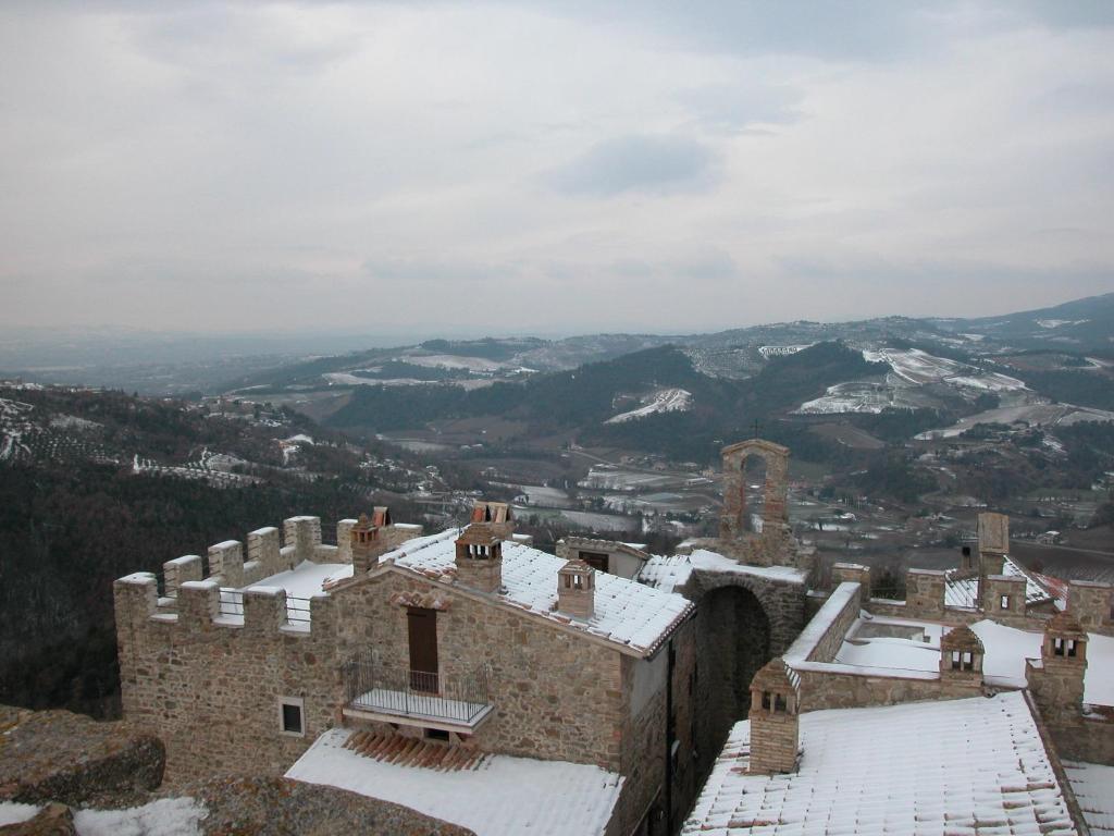 Castello Di Cisterna Aparthotel Gaglietole Εξωτερικό φωτογραφία