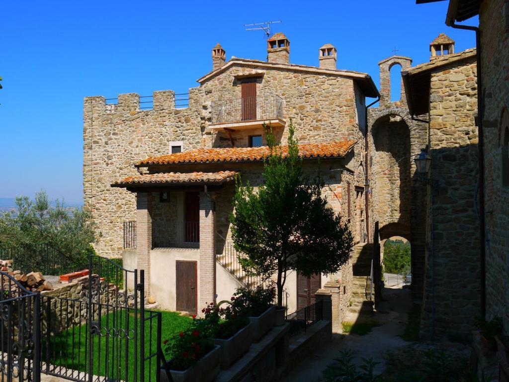 Castello Di Cisterna Aparthotel Gaglietole Εξωτερικό φωτογραφία