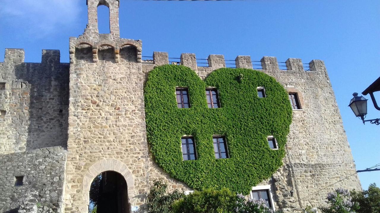 Castello Di Cisterna Aparthotel Gaglietole Εξωτερικό φωτογραφία