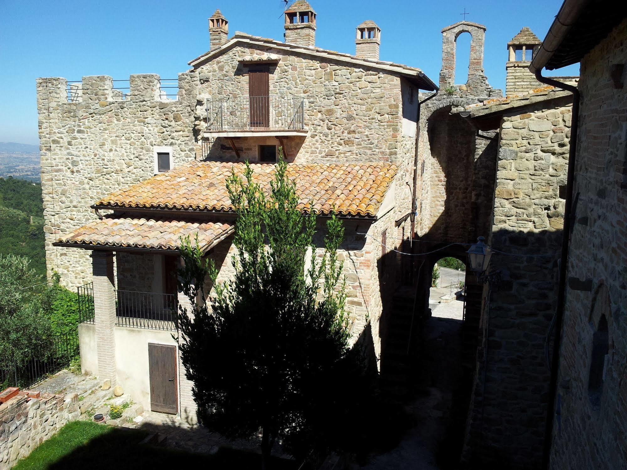 Castello Di Cisterna Aparthotel Gaglietole Εξωτερικό φωτογραφία