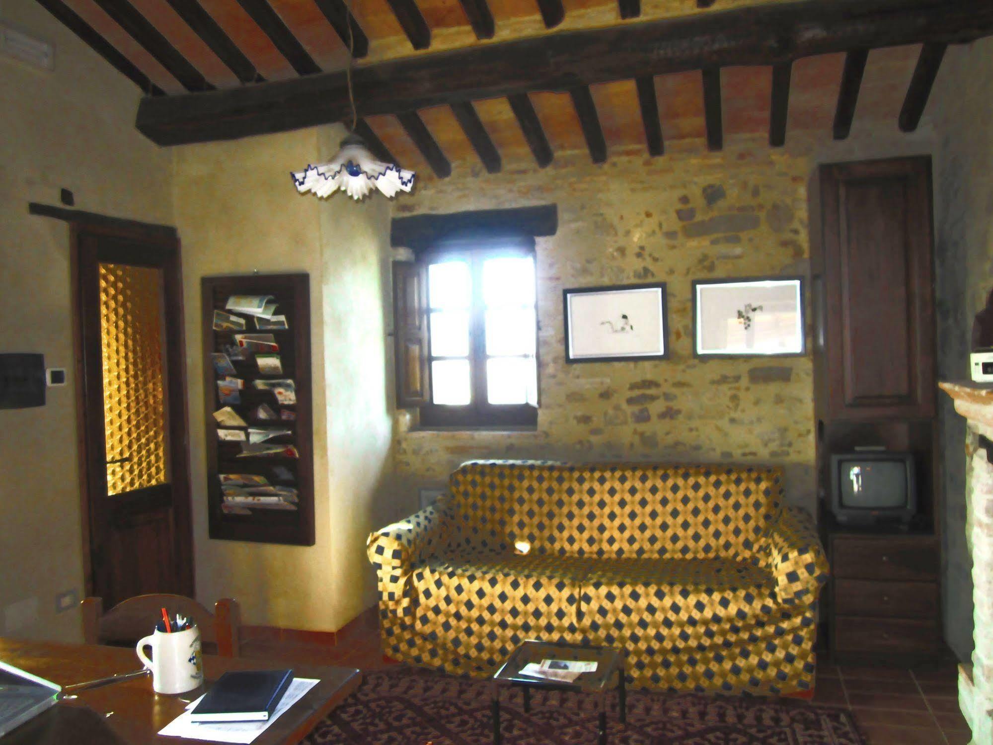 Castello Di Cisterna Aparthotel Gaglietole Εξωτερικό φωτογραφία