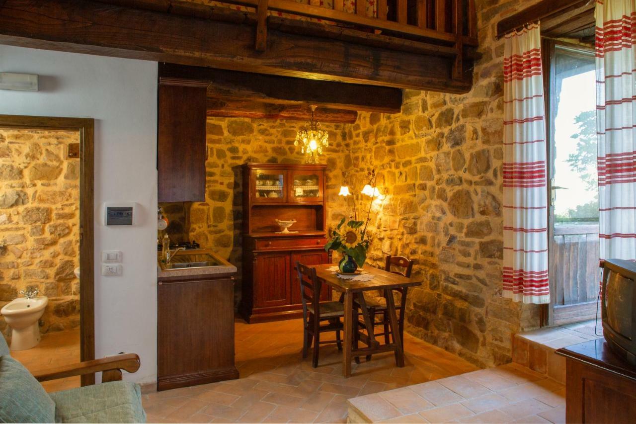 Castello Di Cisterna Aparthotel Gaglietole Εξωτερικό φωτογραφία