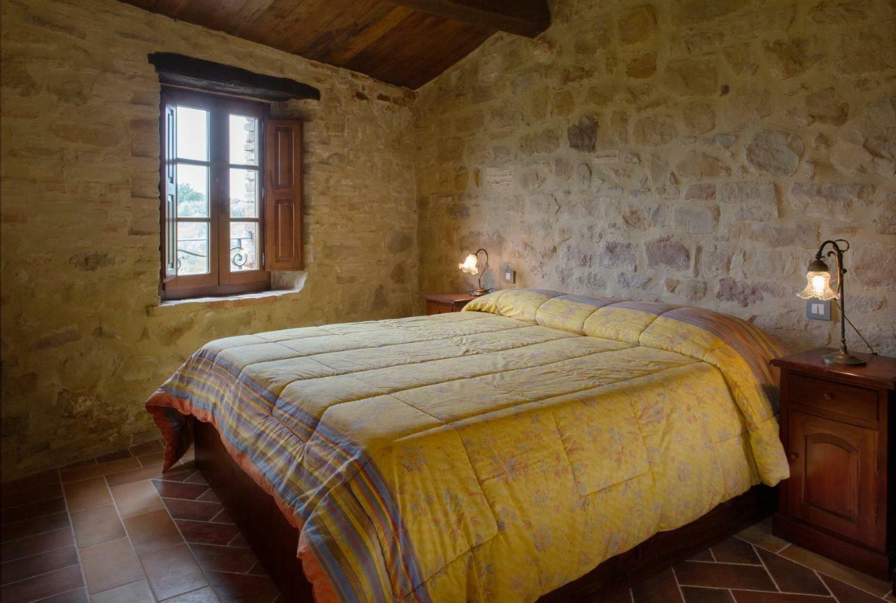 Castello Di Cisterna Aparthotel Gaglietole Εξωτερικό φωτογραφία