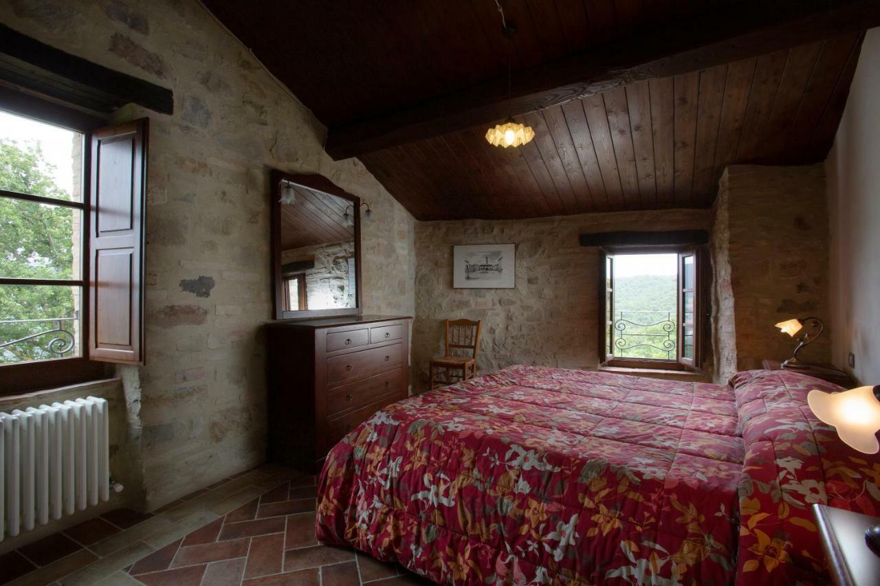 Castello Di Cisterna Aparthotel Gaglietole Εξωτερικό φωτογραφία