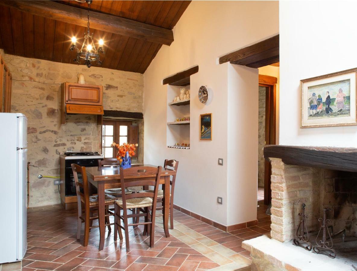 Castello Di Cisterna Aparthotel Gaglietole Εξωτερικό φωτογραφία